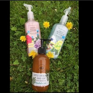Bath & Body works hand soap bundle